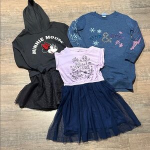 Disney M(7/8) Dresses